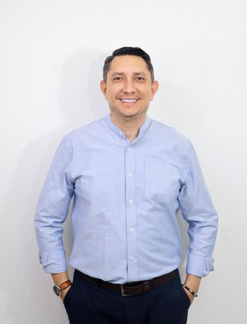 Ricardo1 - Abogado Fundador